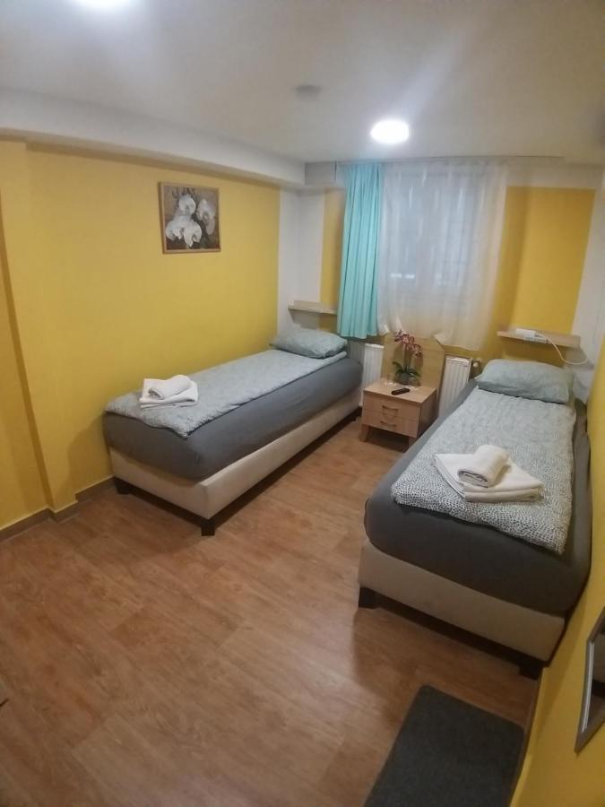 Deniz Guesthouse ブダペスト エクステリア 写真