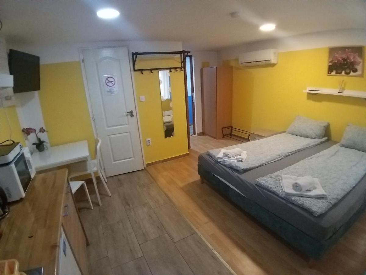 Deniz Guesthouse ブダペスト エクステリア 写真