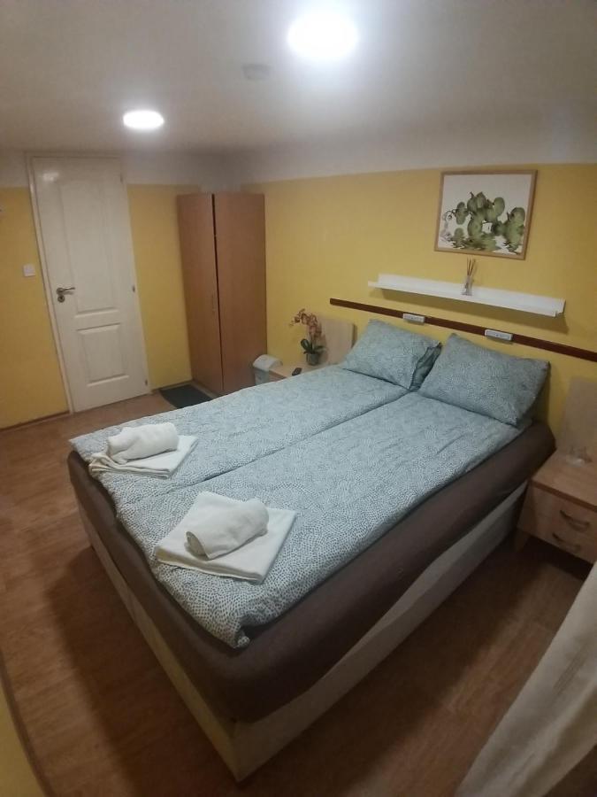 Deniz Guesthouse ブダペスト エクステリア 写真
