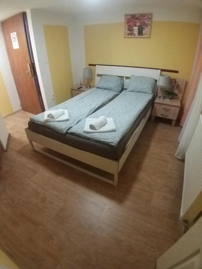 Deniz Guesthouse ブダペスト エクステリア 写真