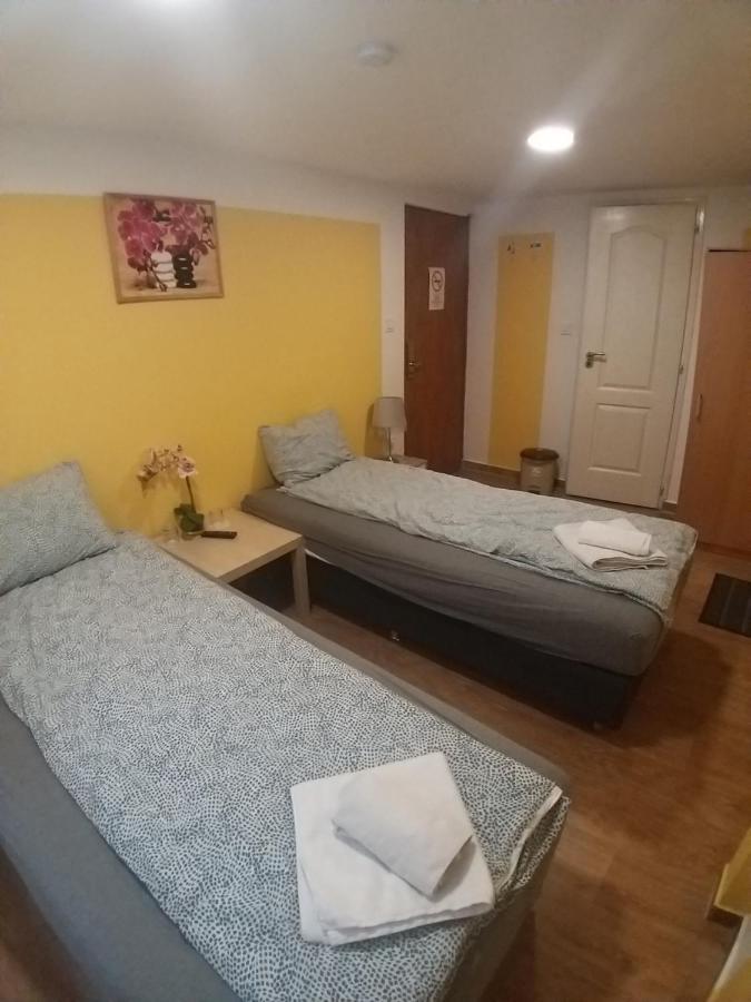 Deniz Guesthouse ブダペスト エクステリア 写真