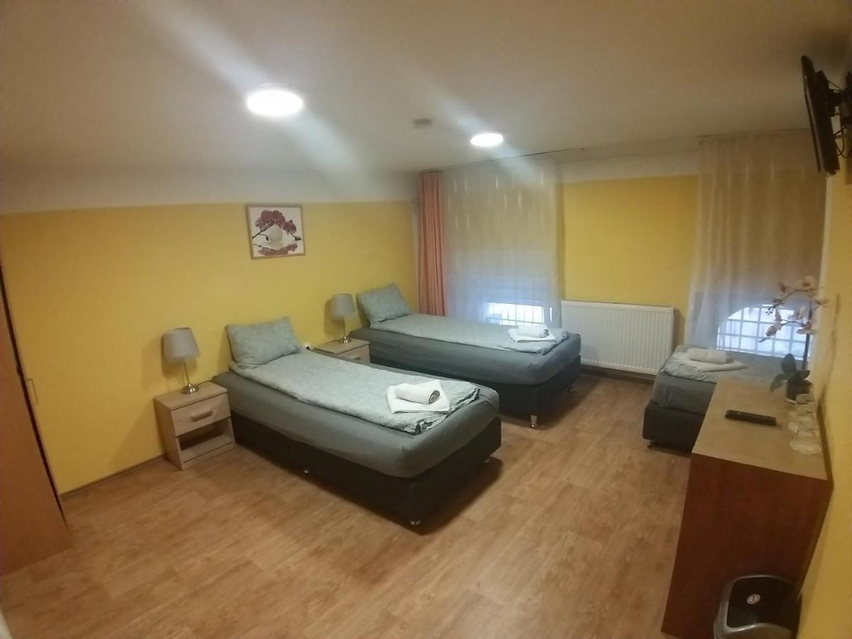Deniz Guesthouse ブダペスト エクステリア 写真