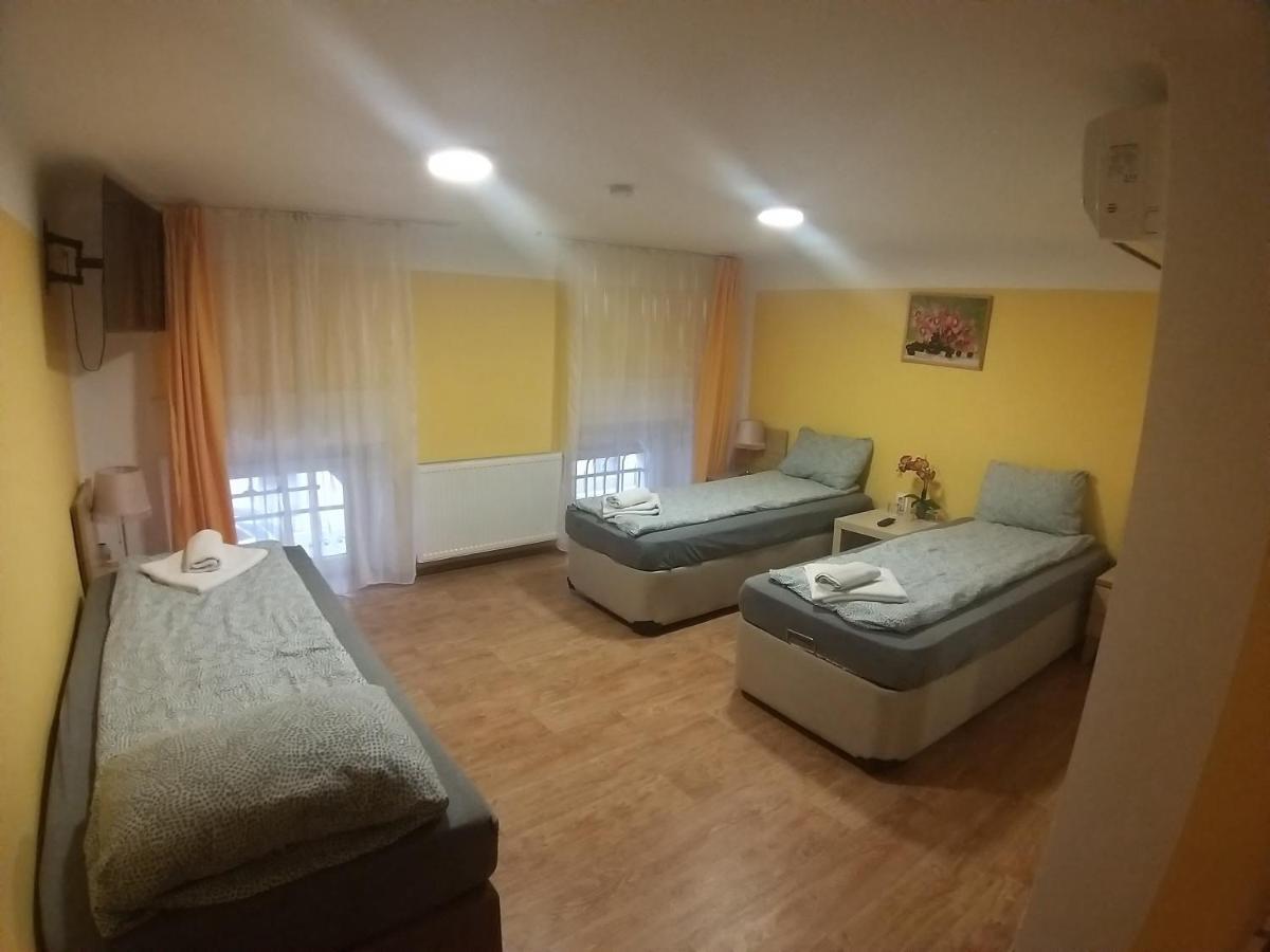 Deniz Guesthouse ブダペスト エクステリア 写真