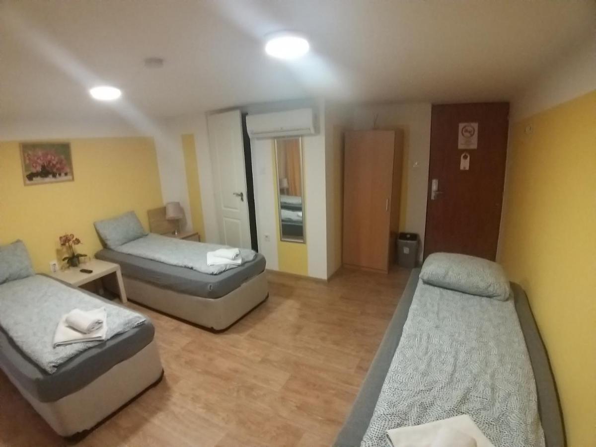 Deniz Guesthouse ブダペスト エクステリア 写真